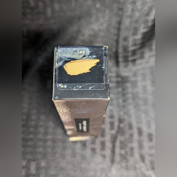 FENTY Beauty by Rihanna Longwear Foundation 145 - Picture 3 of 5